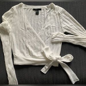White wrap knit shirt Forever 21 Small
